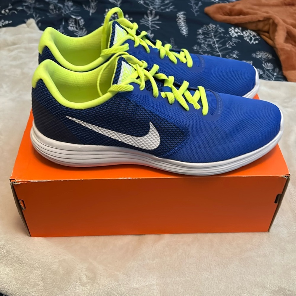 Nike Revolution 3